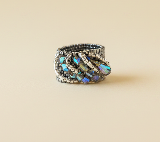 Prism Éclat ring with Miyuki Delica beads and Swarovski crystals